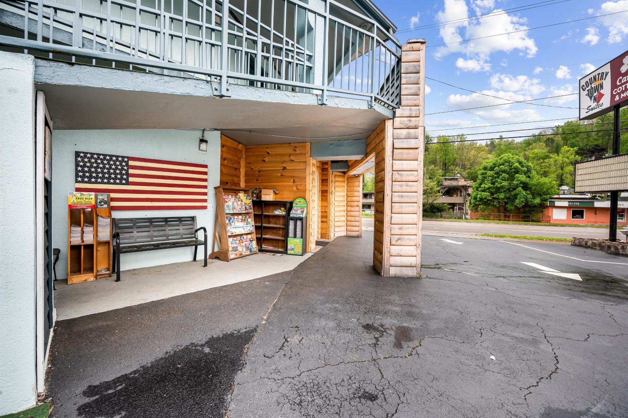 Country Town N' Suites Gatlinburg Exterior photo